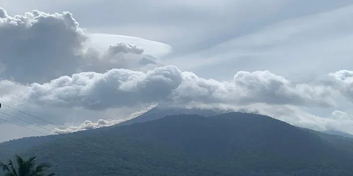 Awan-Panas-Oleh-Gunung-Lewotobi-NTT