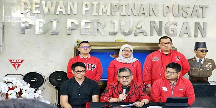 Tanggapan Hasto Tentang Kemungkinan Menteri PDI-P Mundur