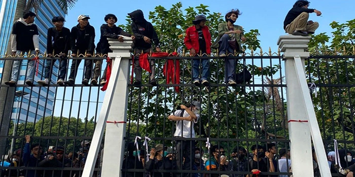 Mahasiswa-RI-Di-Canberra-Ikut-Menolak-RUU-Pilkada