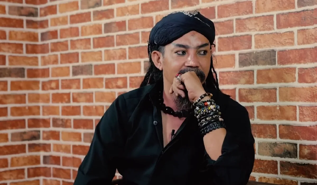 Momen-Lucu-Master-Limbad-Ditahan-Imigrasi-di-Jeddah-Gegara-Gigi-Taring