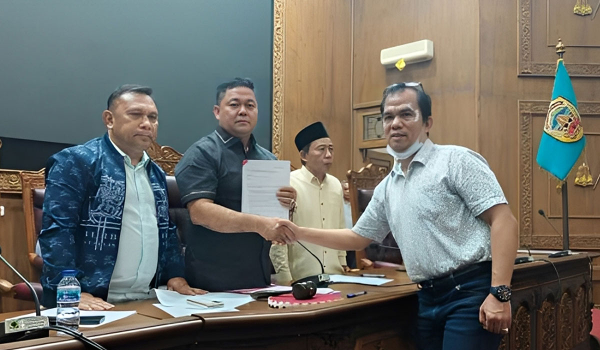 Karier Panjang dan Kontroversi Datang Cepat