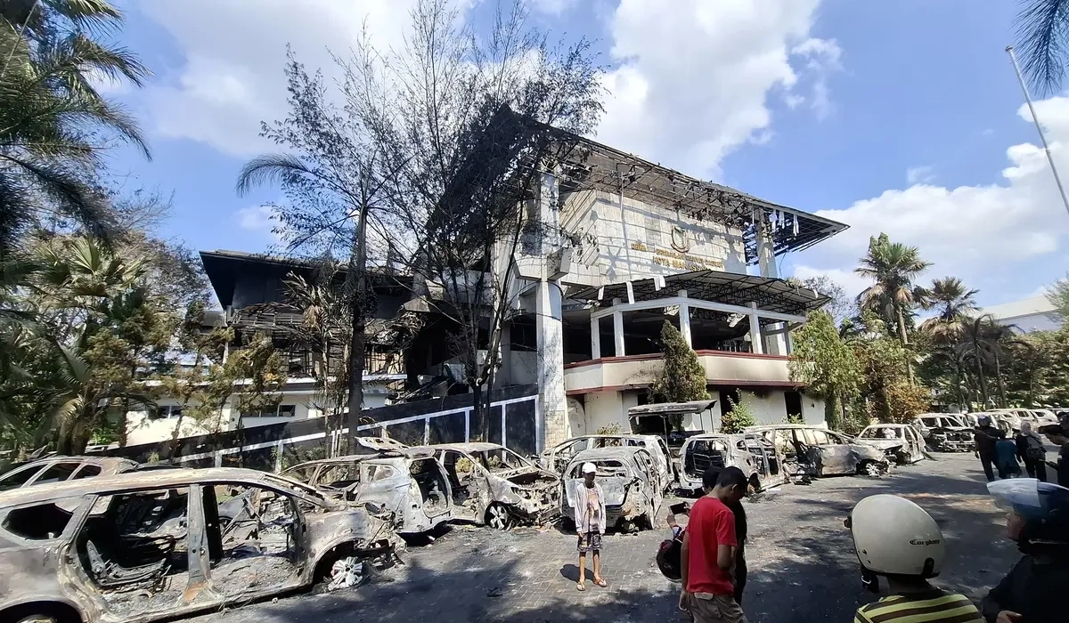 11 Tersangka Pembakaran Gedung DPRD Makassar, Siapa Saja Mereka?