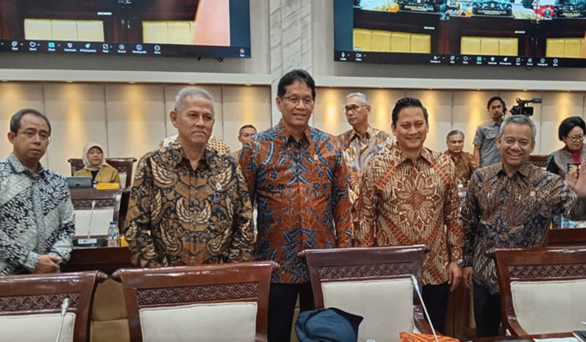 Respon Pasar dan Reaksi Ekonomi Nasional