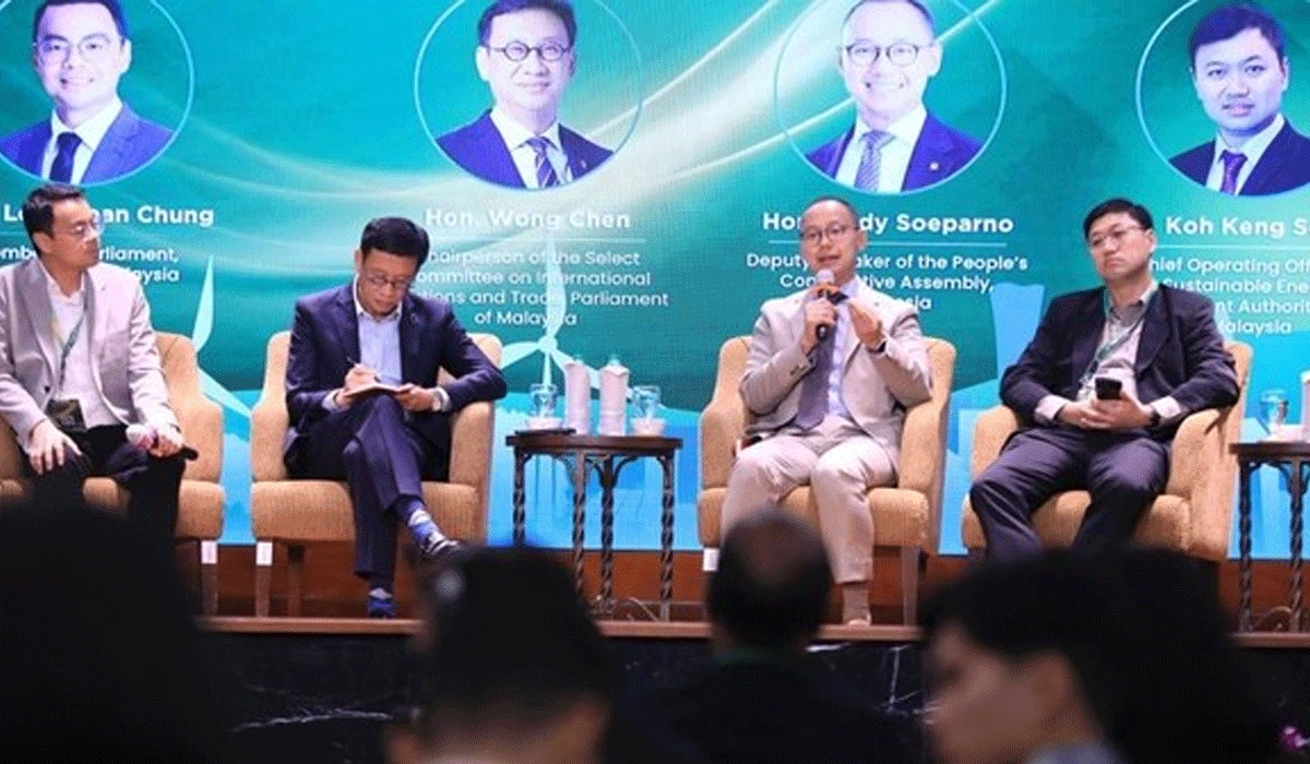 Komitmen-Indonesia-Menuju-Masa-Depan-Energi-Bersih