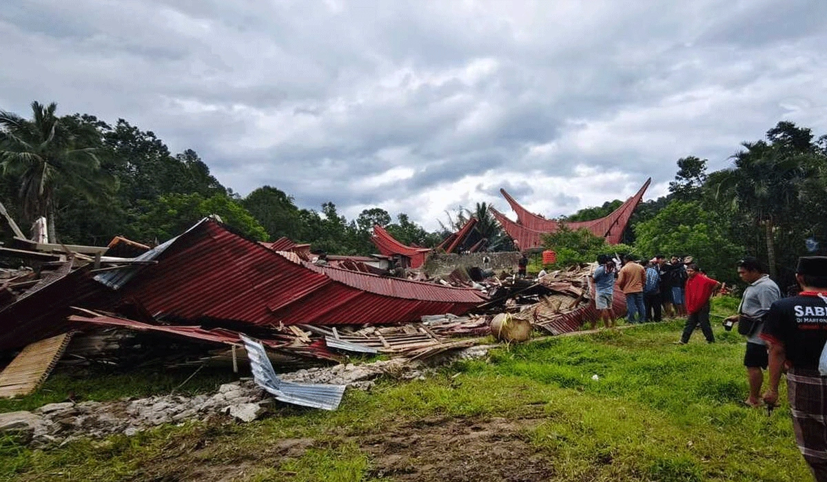 Tragedi Budaya, Tongkonan 300 Tahun di Toraja Dirobohkan Masyarakat Adat