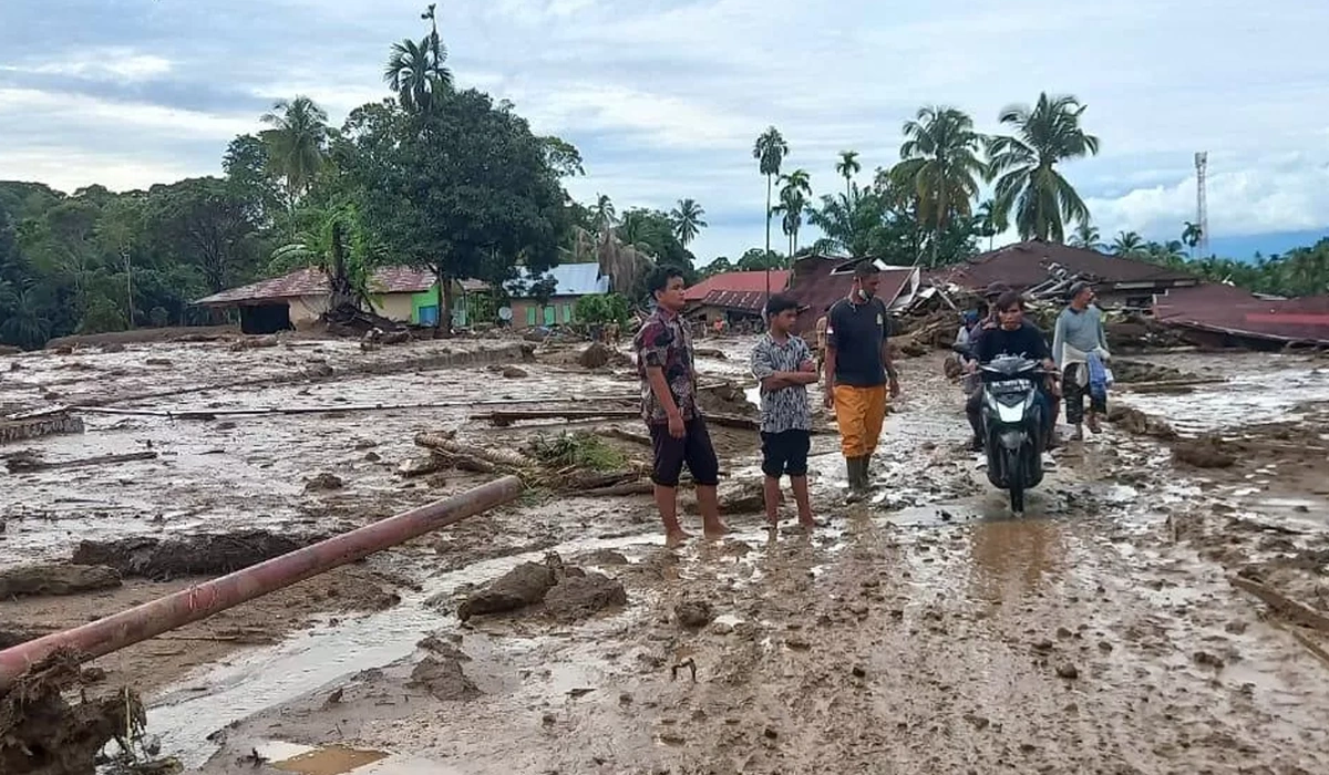 Penanganan-Dampak-Banjir-dan-Sedimentasi-Sungai