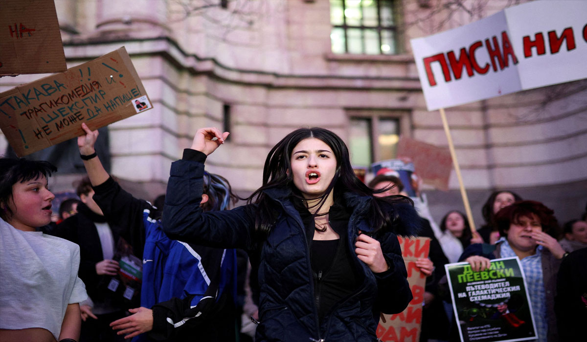 Krisis Politik yang Memanas di Tengah Transisi Euro